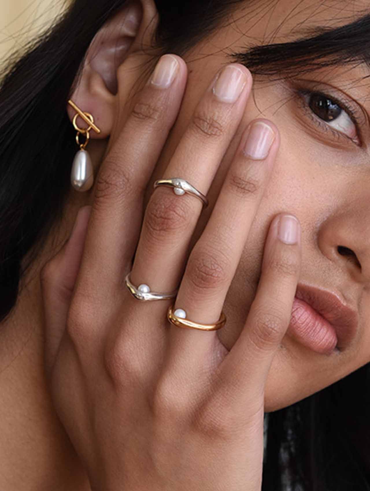 Momoko Hatano Gold Peering Pearl Ring
